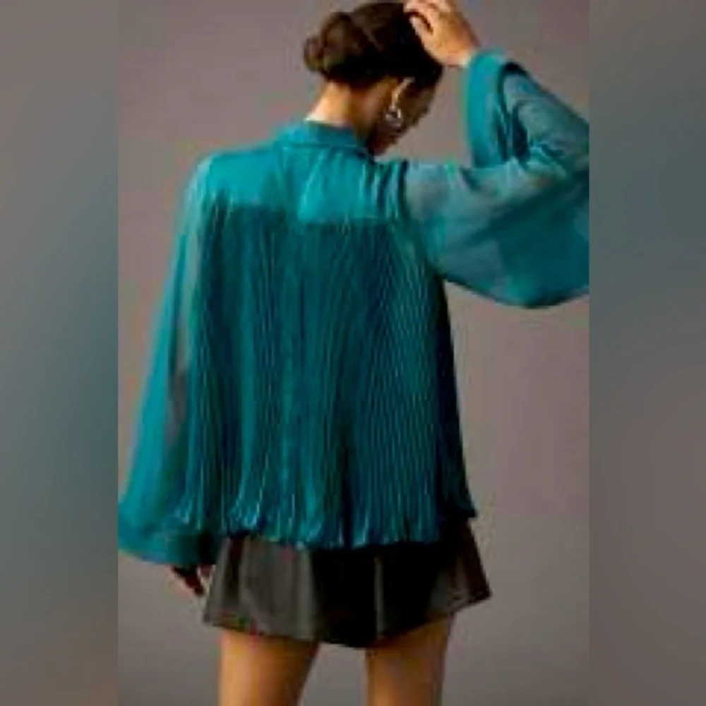 Maeve by Anthropologie l Sheer Pleated Cape Sleeve Blouse in Blue Green - Picture 4 of 12